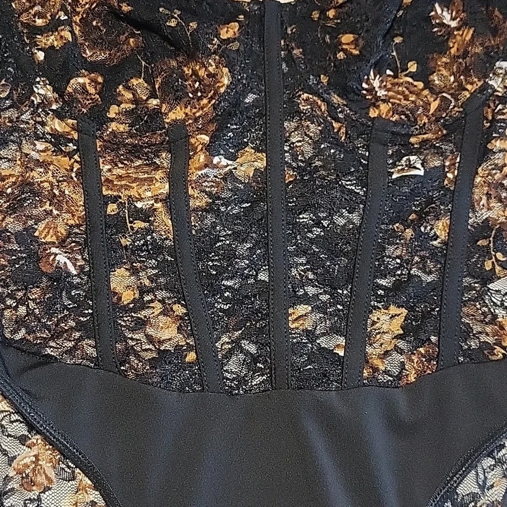 Floral Lace Long Sleeve Bodysuit Sz L